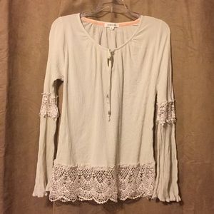 Taylor and Sage girls cream blouse size XL